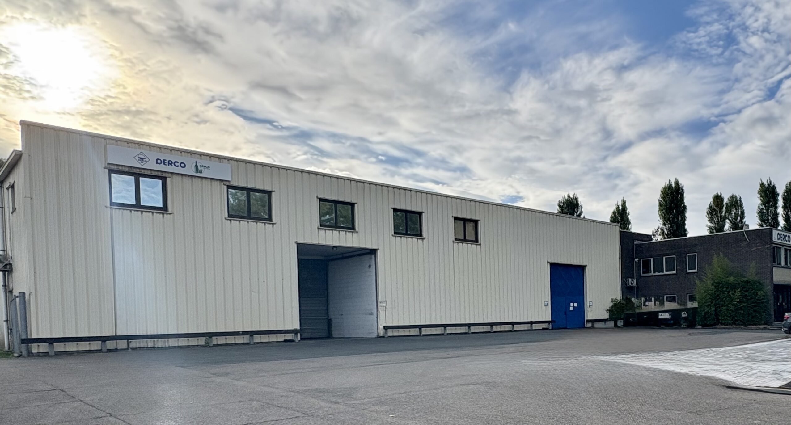 usine derco batiment exterieur